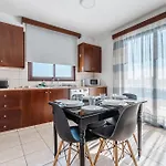 Bayside Apartament *