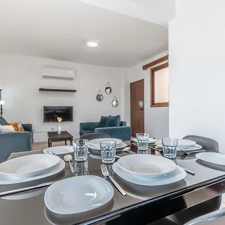 Apartment Bayside Larnaca